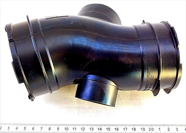 エアクリーナホースＮＯ．１のみ 17881-30150 ハイエース用 トヨタ純正部品 m22m
