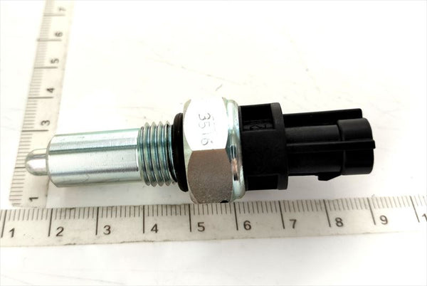 バックアツプランプ のスイッチ 『Assy 一式』 のみ 37610-76G01 スズキ(修理)純正部品