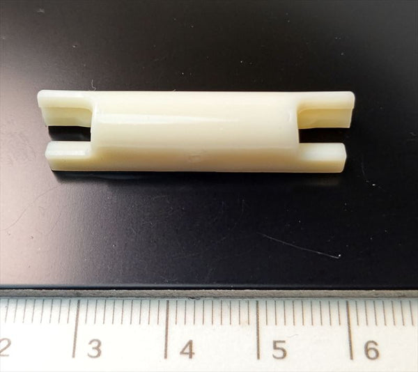 サイドゲート ロックのサイレンサのみ 左前 65679-B5030→65679B5031 トヨタ純正部品