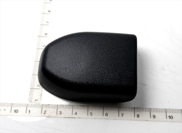 『図の』ラップベルトアウタアンカカバーＬＨのみ 7323352010C0 ヴィッツ用 トヨタ純正部品 m83m