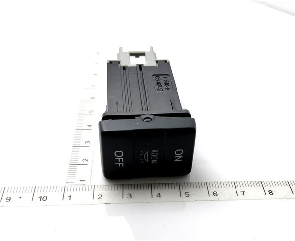 ルームランプスイッチＮＯ．１のみ 84170-26033 ハイエース用 トヨタ純正部品 m133m