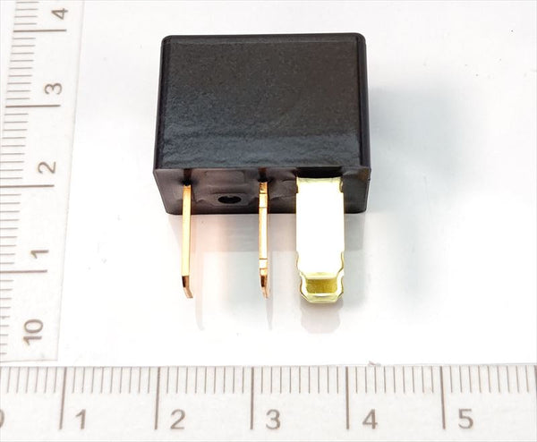 『図の82739C』ＡＢＳのリレーのみ 8627A030 ランサ/ミラージュ用 三菱純正部品 m122m