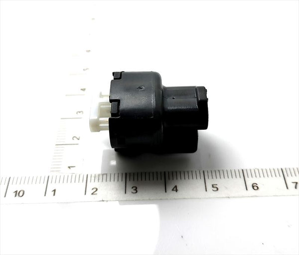 コネクターのハウジングのみ 90980-11163 トヨタ純正部品