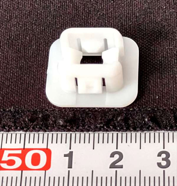 『図の80196B』ヘッドランプのグロメットのみ MR598647 ミニキャブ/タウンボックス・ワイド用 三菱純正部品 m111m