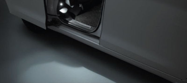 「Luke's」正品 SM21 後踏板照明 *單獨出售，左右，僅一側 零件 正品 Nissan 零件 照明燈選項 配件用品