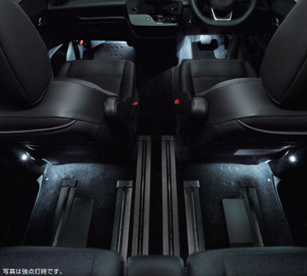 「Serena」正品 C28 FC28 GC28 GFC28 NC28 FNC28 腳坑燈零件 正品 Nissan 零件 選項 配件 用品