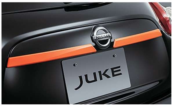 「Juke」正品 YF15 後門裝飾 *經銷商選項獨家顏色：橘色 賽車零件 正品 Nissan 零件 JUKE 選項 配件供應