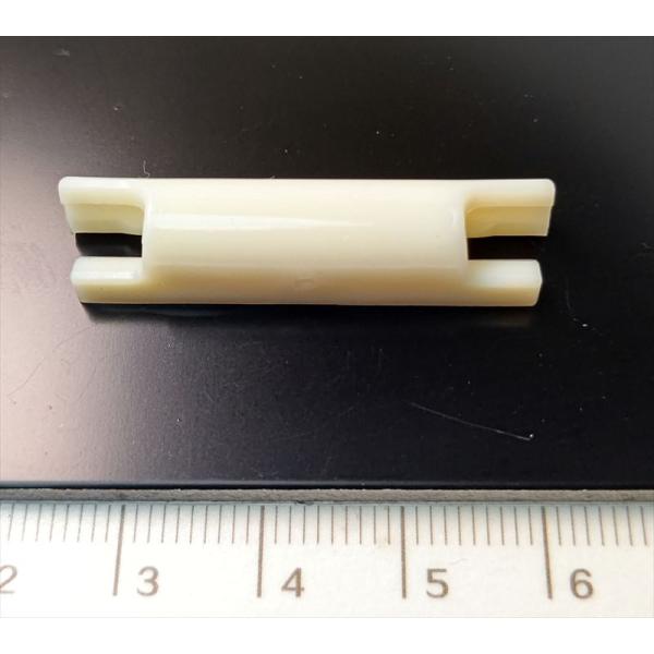 ハイゼット用 サイド ゲートのプロテクタのサイレンサのみ 65679-B5031 LE-S200P ダイハツ純正部品