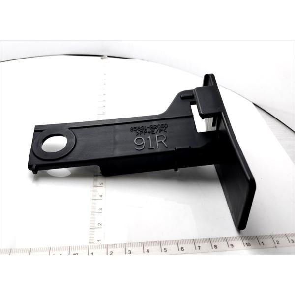 リヤホイールハウスのプレートのＦＲの右側のみ 65631B2060 ミライース用 ダイハツ純正部品